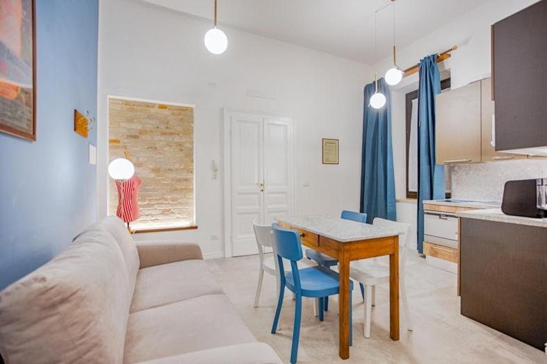 Villino Mari Camere Con Parcheggio Privato Gratuito アスコリ・ピチェーノ エクステリア 写真